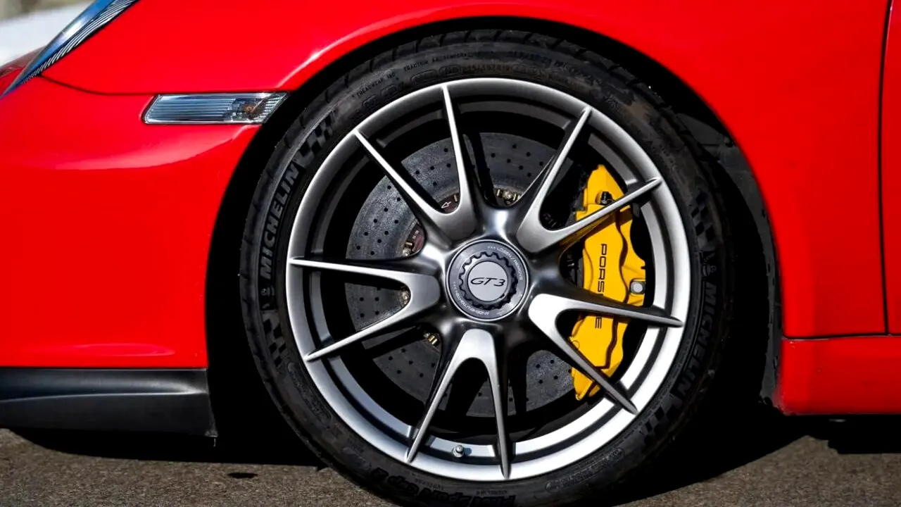 Greșeala JENANTĂ de la interiorul lui Porsche 911. Cea mai „ieftină” echipare costă 115.000 de dolari