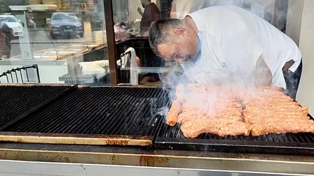 Cozi de zeci de metri, la mici și bere, în Piața Obor. Cum sărbătoresc bucureștenii 1 mai
