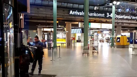 Individ care amenința pasageri cu un cuțit, împușcat de poliție în incinta unui foarte mare aeroport din Europa. VIDEO