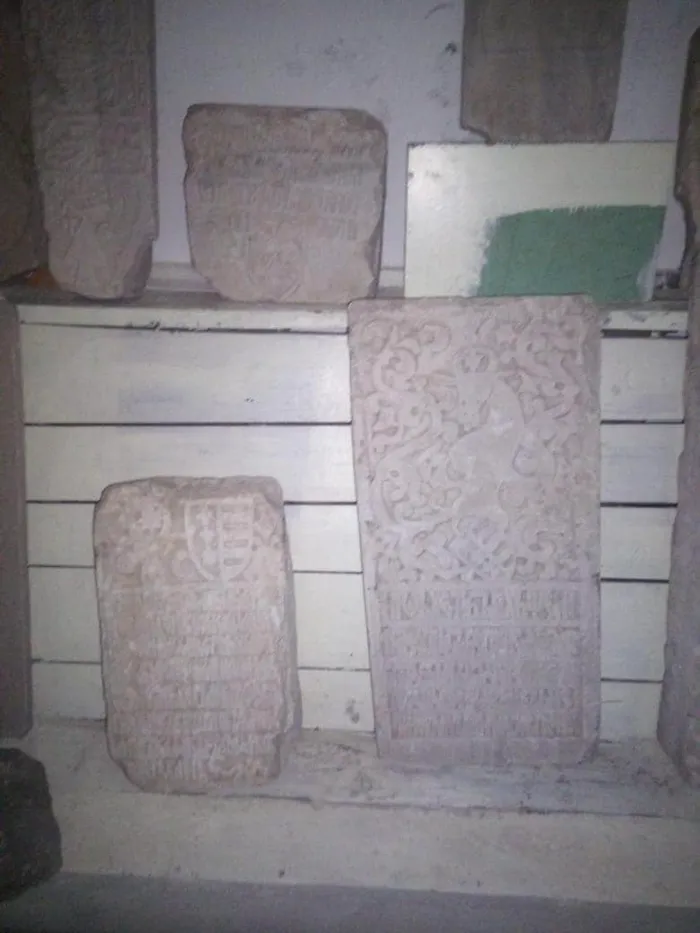 Ministrul Culturii anunță că s-au găsit pisaniile lui Ștefan cel Mare / Sursa foto: Facebook Lucian Romașcanu