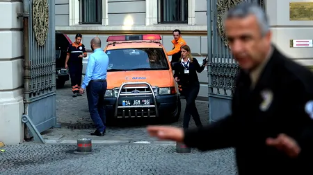 Luare de ostatici într-o instanță din orașul turc Istanbul. Imaginea postată pe Twitter de răpitori - FOTO