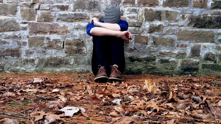 Un adolescent din Botoșani și-a dat mama în judecată pentru a-i plăti pensia lunară: Din 2017 nu a mai dat niciun semn. Pensia bunicii nu ne ajunge / Băiatul vrea să își termine studiile și să își facă un rost în viață