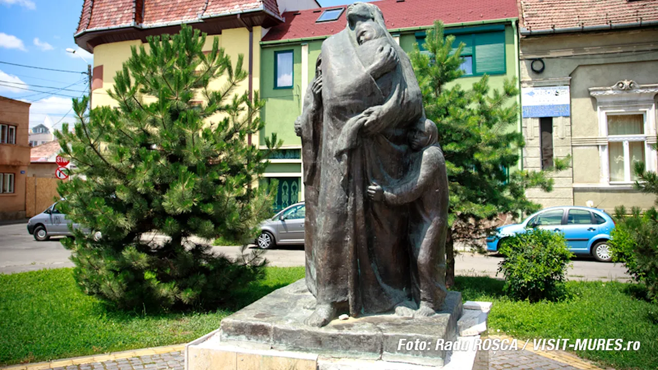 Monumentul Holocaustului din Târgu Mureș a fost reabilitat, fără inscripția referitoare la 