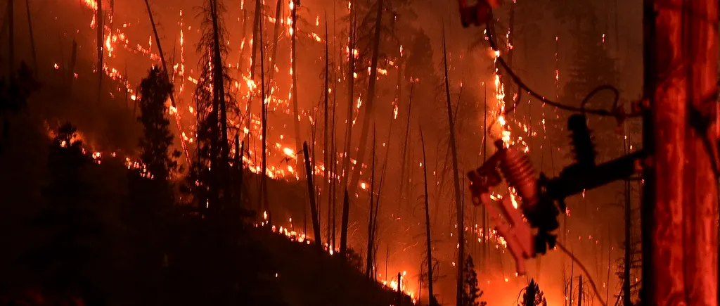Imagini impresionante cu urmăririle produse de Dixie Fire, cel mai mare incendiu din California în 2021 - FOTO