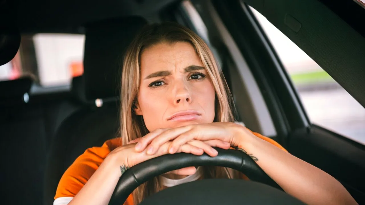 Amenzi mai mari pentru șoferii care nu plătesc PARCAREA în România. Iți poți pierde chiar și permisul de conducere. Ce spune Codul Rutier