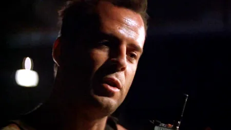 Bruce WILLIS, prima apariție în fața fanilor, după mult timp. Actorul din „Die Hard” le-a mulțumit salvatorilor din Los Angeles