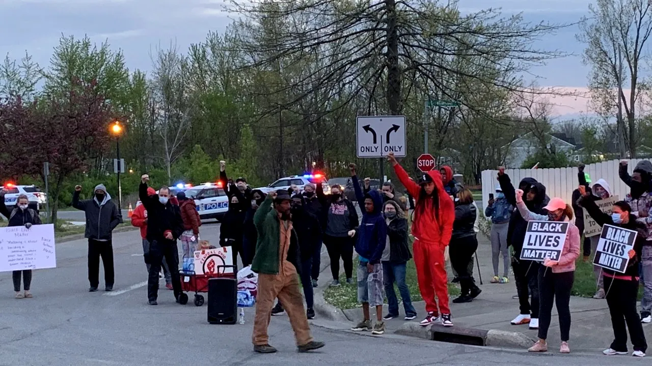 Adolescentă de culoare, 16 ani, împușcată mortal de polițiști! - Atenție, imagini VIDEO cu impact!