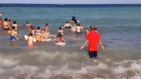 ACȚIUNE CARITABILĂ | Mihai Căldăraru, omul mic cu suflet mare, strânge fonduri pentru ca 30 de copii defavorizaţi să ajungă pe litoral