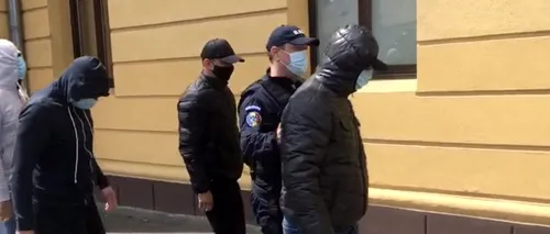 Primele rețineri în dosarul polițiștilor rutieri șpăgari din Sibiu. Au fost făcute și mai multe percheziții, în acest caz