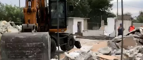 VIDEO | Prelungirea „Ghencea, încă un pas spre modernizare: Excavatoarele Primăriei au intrat în locuințele și în magazinele expropriate  