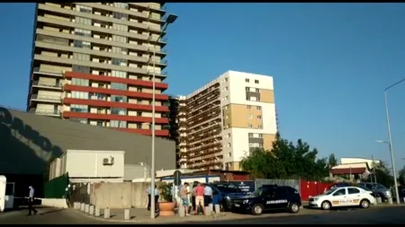 Muncitorii români care au lucrat la blocul unde a izbucnit focarul de COVID-19 au decis să rupă tăcerea! Cum îi exploatau dezvoltatorii imobiliari & în ce condiții erau cazați muncitorii indieni (EXCLUSIV)