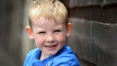 Afecțiunea rară de care suferă un băiețel de șase ani. „Mi-am dat imediat seama că ceva se întâmplă cu el, îi era tot timpul sete''