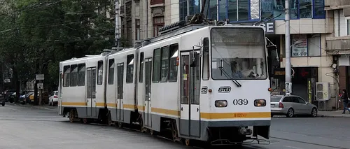 Trei tramvaie deraiate luni în București. Unele dintre cele mai aglomerate linii, blocate