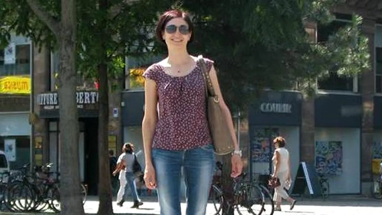 Câteva sute de persoane au condus-o pe ultimul drum pe Simona Zăhan, medicul care s-a sinucis în Franța