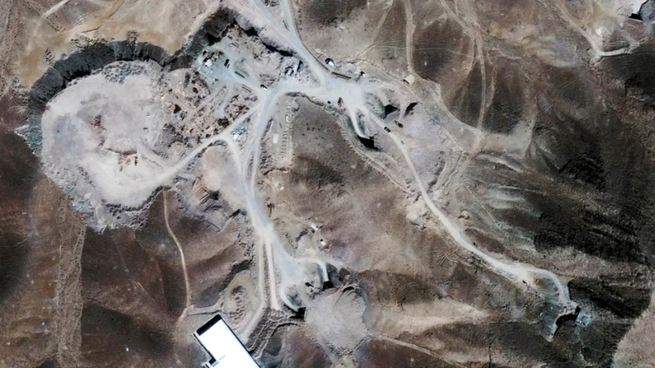 De cât timp are nevoie IRANUL pentru a produce o BOMBĂ NUCLEARĂ. Leon Panetta spune că SUA au destul timp de reacție