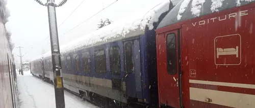 Trenul Timișoara-București, BLOCAT 9 ORE la Orșova. Reacțiile călătorilor: FĂRĂ căldură, FĂRĂ apă și FĂRĂ mâncare! Plătim, plătim și tot plătim... CFR