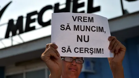 Proteste violente la Mechel Câmpia Turzii. Oamenii au spart un geam al clădirii de birouri