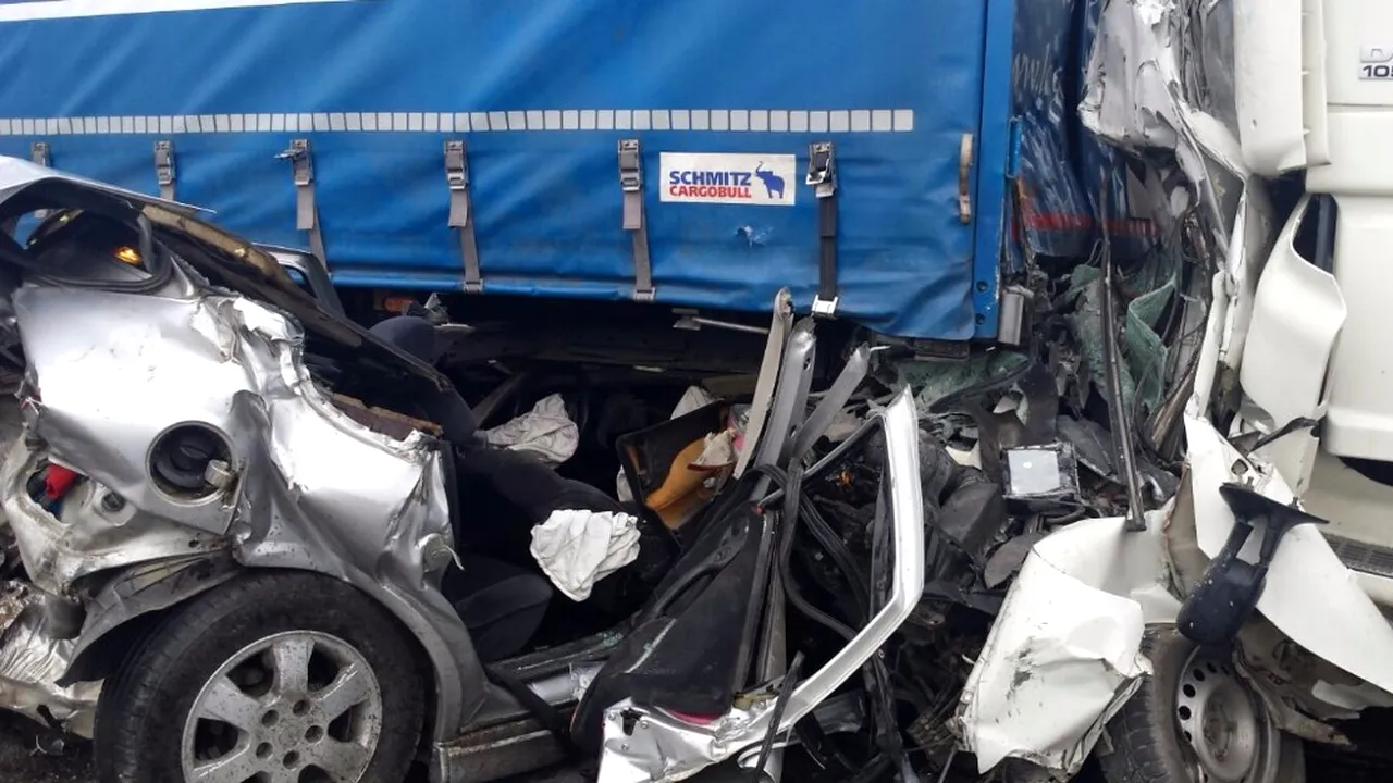 Accident în lanț cu două tiruri, la Brașov. O femeie a decedat