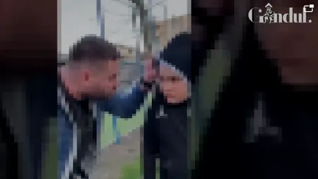 VIDEO - Imagini șocante în Drobeta Turnu Severin. Un bărbat a fost filmat în timp ce agresează și înjură minori