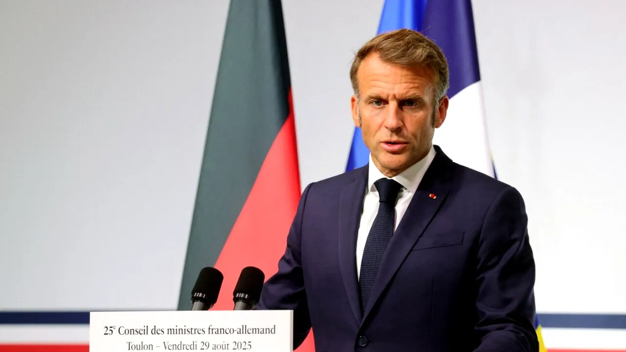 Emmanuel Macron răspunde APELURILOR la demisia sau destituirea sa: 