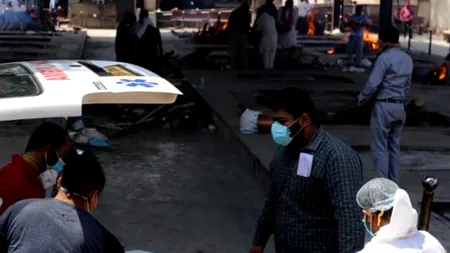 O femeie pozitivă cu coronavirus din India, despre care se credea că este moartă, s-a trezit cu câteva momente înainte de a fi incinerată