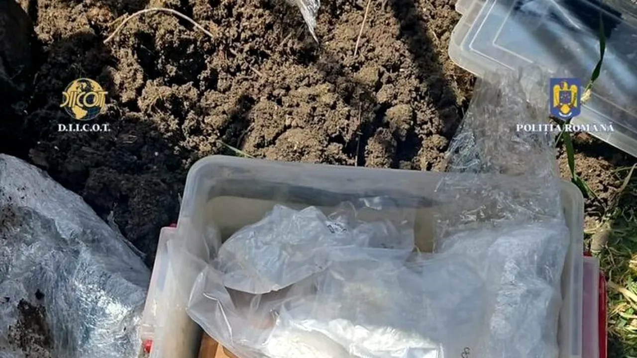 Comoara din bătătură. DIICOT a dezgropat paisprezece kilograme de COCAINĂ dintr-o curte din Mihăilești, Giurgiu