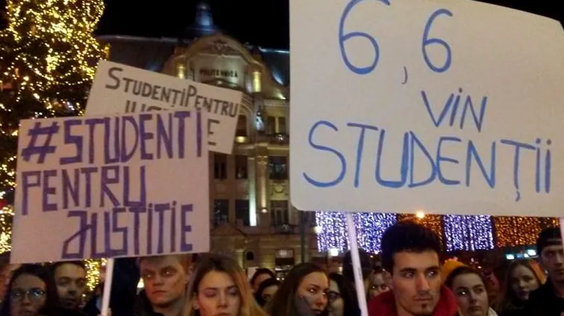 Peste 200 de studenți din întreaga țară protestează la Timișoara față de legile justiției 