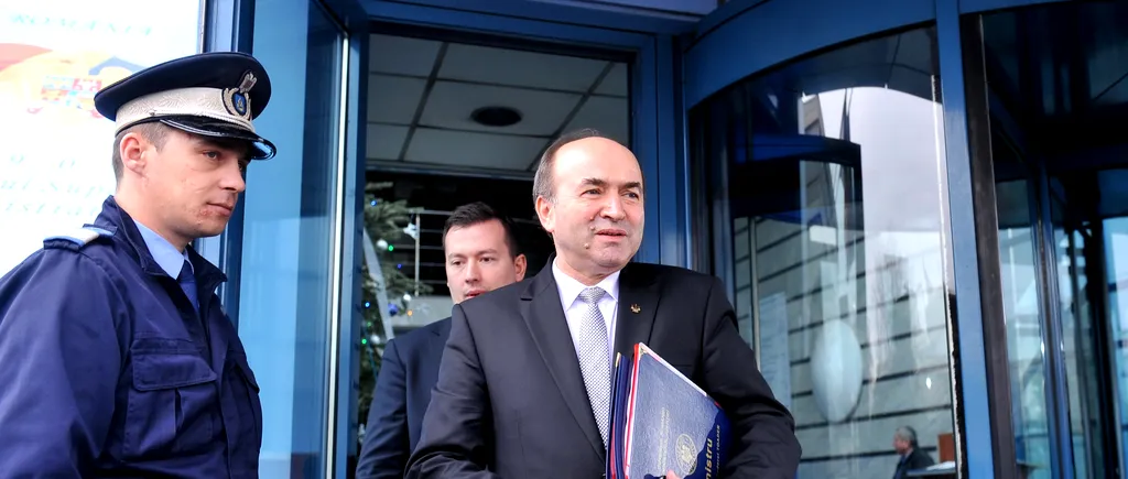 După ce Tudorel Toader a amânat decizia în cazul șefei DNA, premierul Dăncilă îi transmite un mesaj explicit: „Să facă corect ceea ce trebuie să facă, de fapt, un ministru al Justiției