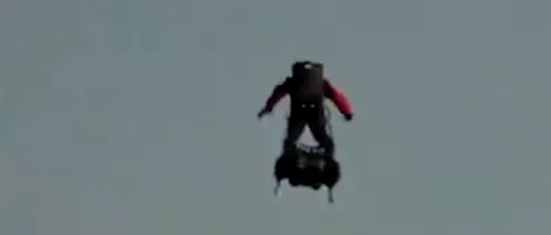 A încercat să traverseze Canalul Mânecii pe flyboard, dar a eșuat - VIDEO