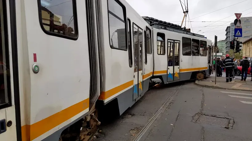 Tramvai deraiat în București. UPDATE: Circulația a fost reluată