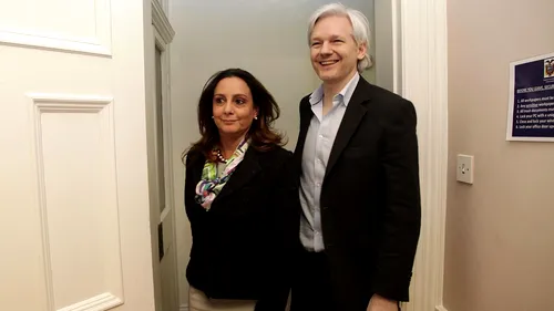 Julian Assange, aproape să cedeze în închisoare. Aude voci și are impulsuri de suicid!