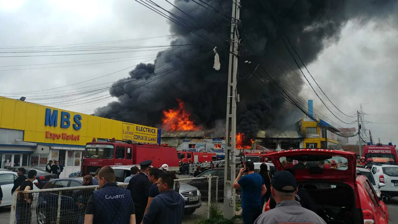 Incendiul uriaș din Afumați: Trei persoane au ajuns la spital, printre ele și o gravidă