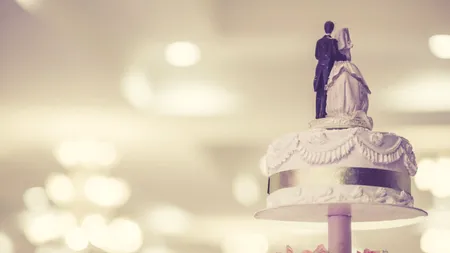 Doi suceveni au fost jefuiți de aproape 18.000 de euro, bani strânși la nuntă. „Mai aveam de plătit prăjiturile, chiria la sală, dar și niște datorii”