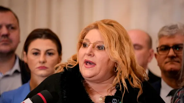 Diana Șoșoacă, prima reacție după accidentul în care a fost implicată: „Îi mulțumesc lui Dumnezeu că suntem în viață”