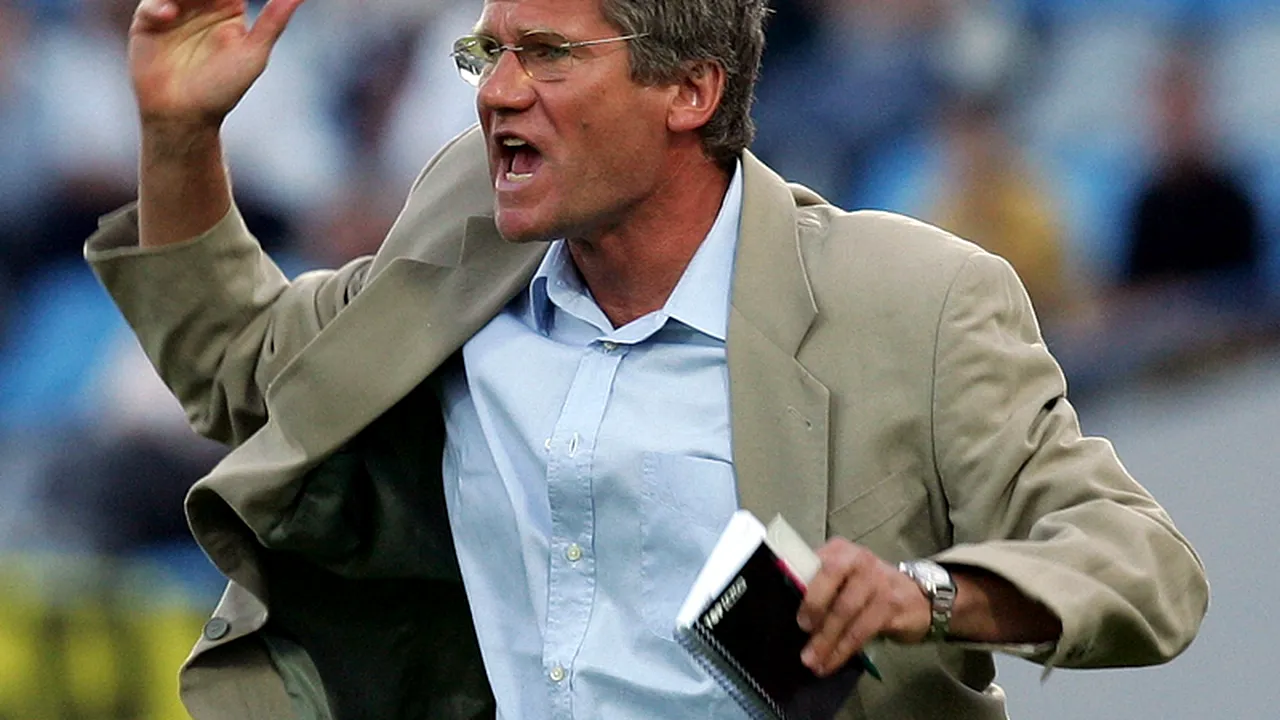 Un fost selecționer critică dur versurile noului imn al naționalei României: ''Sunt de acord să zici 'pe ei, pe ei', dar să bagi mama...''