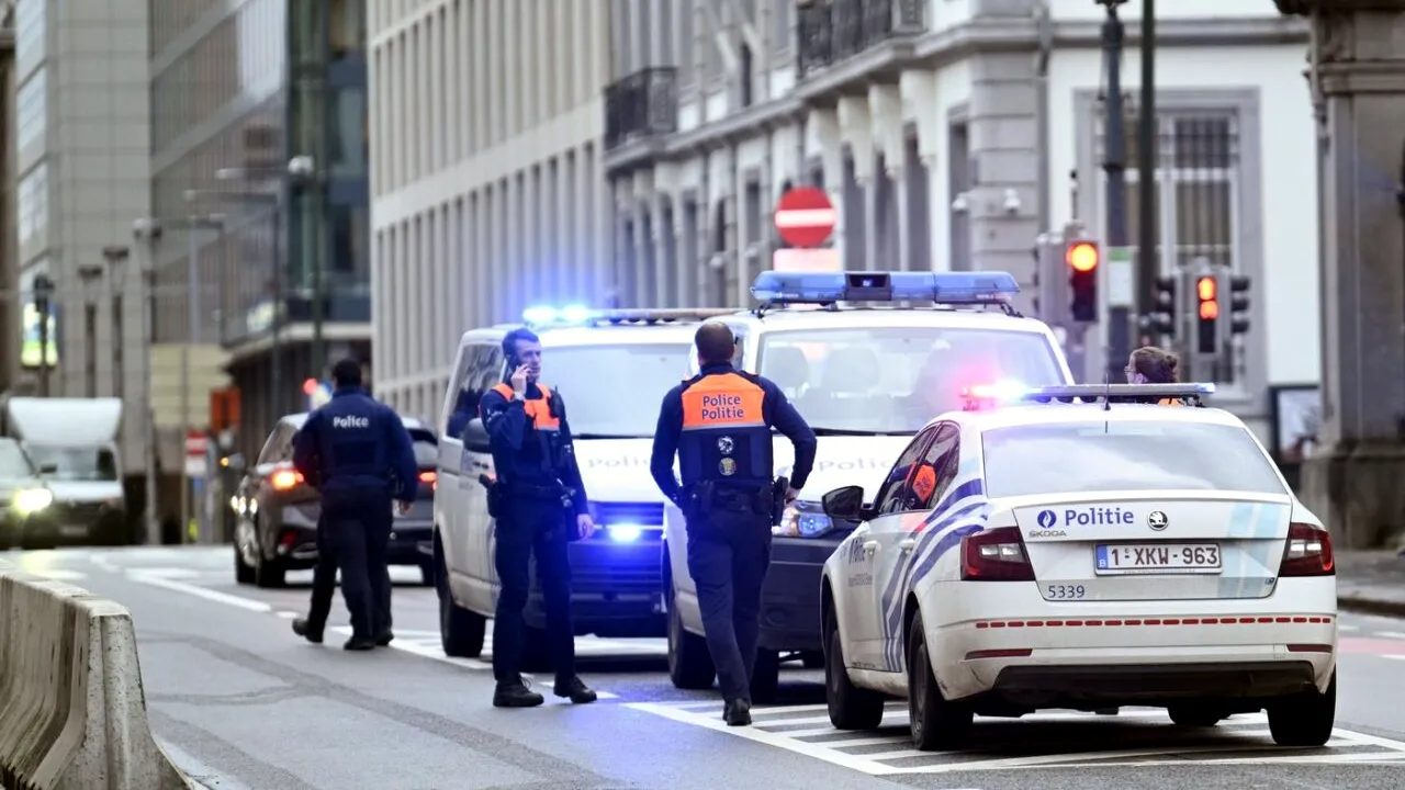Poliția belgiană a arestat un adolescent bănuit că plănuia să comită un atac TERORIST asupra unei moschei din Bruxelles
