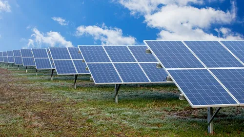 Casă eco pentru români | Administrația Fondului de Mediu va plăti 20.000 de lei celor care își montează celule fotovoltaice