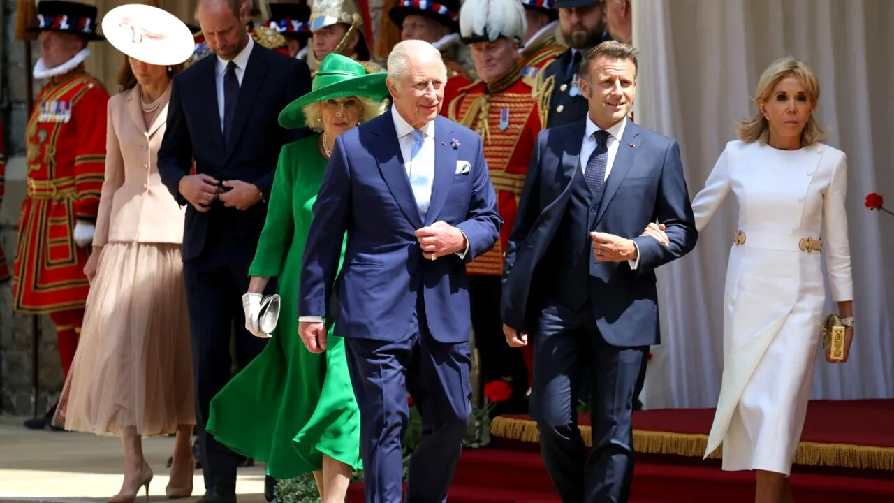 Emmanuel Macron, întâmpinat cu căldură și fast de regele Charles, la începutul unei vizite de STAT de trei zile în Marea Britanie
