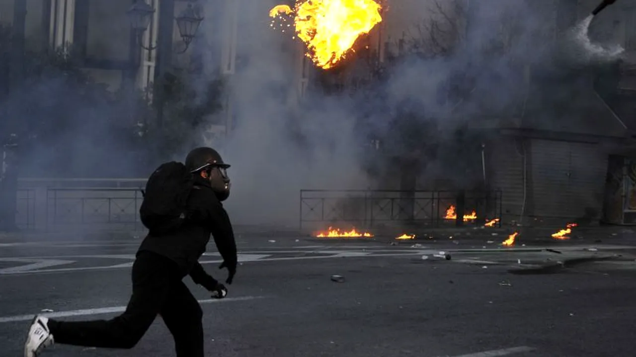 Cocteiluri Molotov aruncate în timpul manifestației studenților, în Montreal