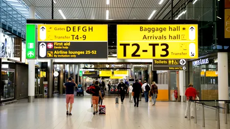 Românii blocați pe aeroportul din Lisabona se vor întoarce acasă cu o cursă specială