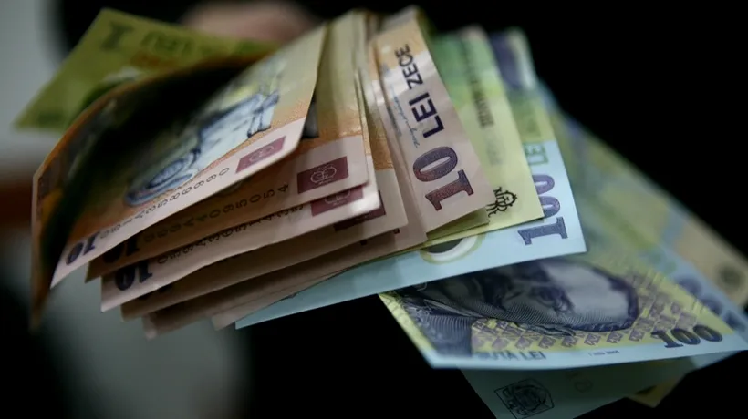 Cursul a continuat să scadă și a ajuns sub 4,51 lei/euro în prima oră a ședinței interbancare
