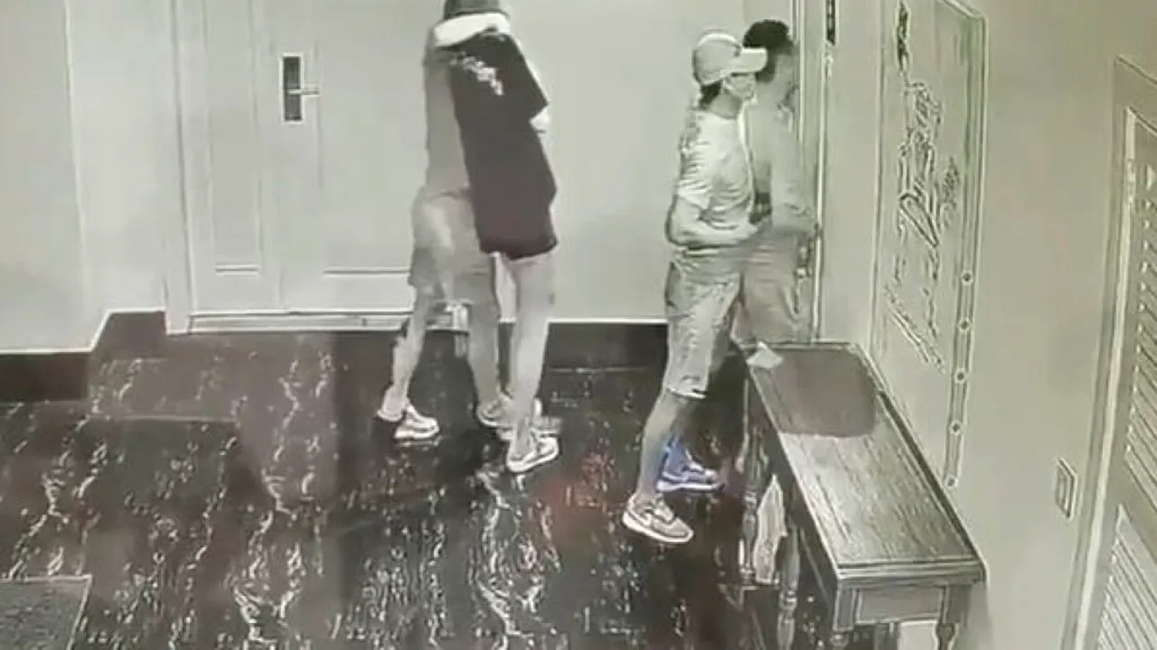 Un cuplu chinez a fost asasinat într-o cameră de hotel din Cambodgia. Atacul a fost surprins de camerele de supraveghere