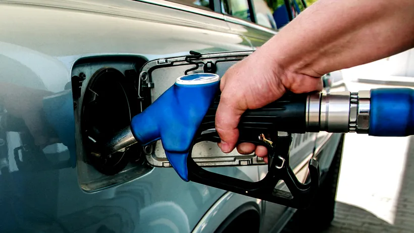 Guvernul nu mai compensează benzina, ci doar motorina! Ce are în plan Executivul