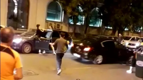 Bătaie ca în filme în fața Spitalului de Urgență „Floreasca”. Polițiștii au intervenit în forță (VIDEO)