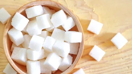 Un nou studiu dă un răspuns exact: ce este mai periculos pentru inimă - zahărul sau sarea?