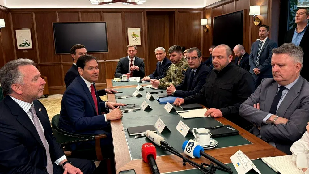 La un borș ucrainean în clubul exclusivist al lui Steve Witkoff, americanii și ucrainenii s-au lovit de 2 probleme sensibile: NATO și cedarea de teritorii. CNN dezvăluie detalii din negocierile de pace