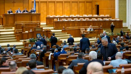 Demisia lui Iohannis a anulat ședința de marți a Parlamentului/ Lidera POT e nemulțumită: 