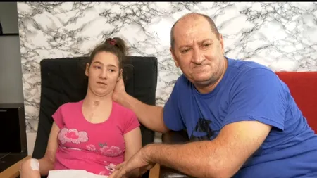 VIDEO | Cristina a rămas ”ca un bibelou”, doar respiră, plânge și râde. „Am mers să o operez la inimă și acum are creierașul negru”