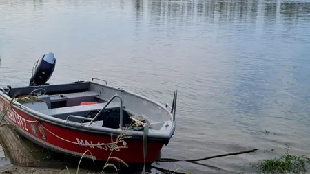 EXCLUSIV | FOTO - VIDEO - Comisarul de poliție căutat în apele Dunării, găsit mort astăzi. Era la pescuit cu mai mulți prieteni când s-a înecat