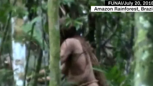 Ultimul membru al unui trib indigen din Brazilia, găsit mort în hamacul din coliba sa. El a trăit într-o izolare completă, în ultimii 26 de ani